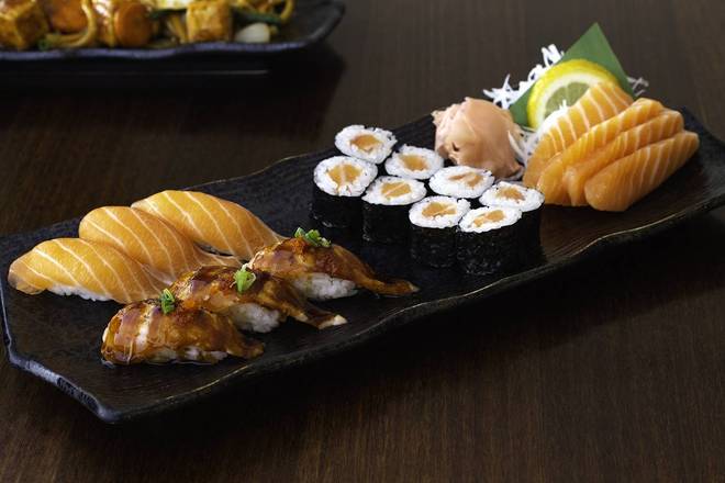 Salmon Sushi Set