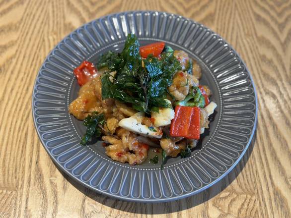 Crispy basil with chilli chicken