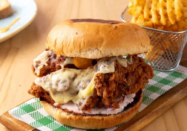 Cajun Crispy Chicken Burger w Chips