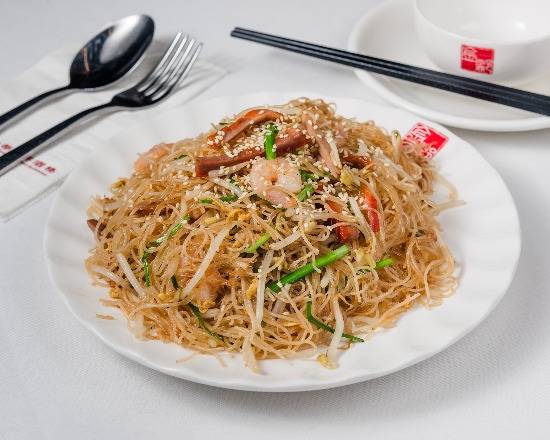 Stir Fried Rice Noodle and Vermicelli in Hong Kong Style