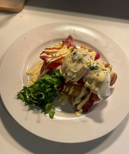 Eggs Benedict with Smoked Salmon