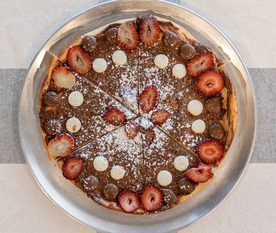 Strawberry Nutella Pizza