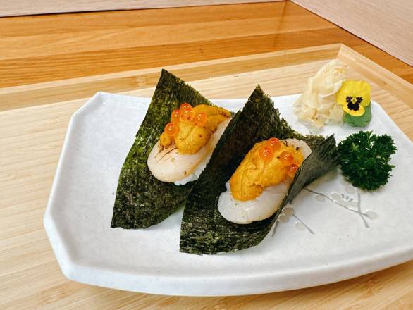 Aburi Scallop with Sea Urchin Nigiri 1pc