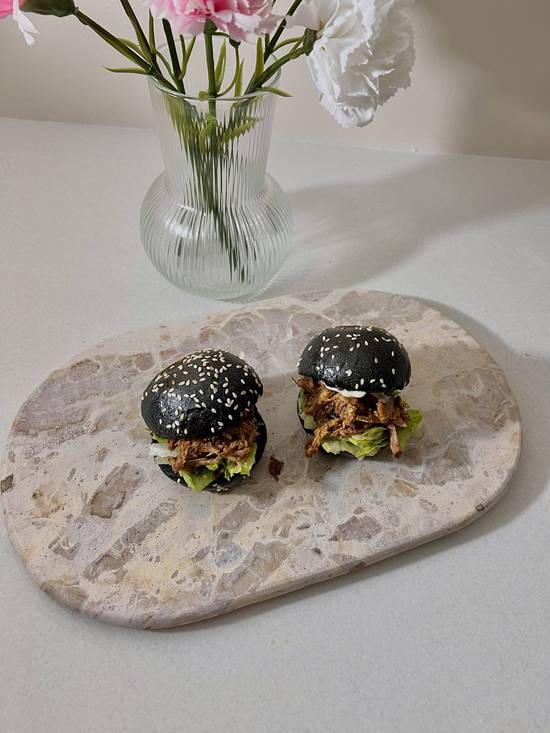 Pulled pork sliders x2
