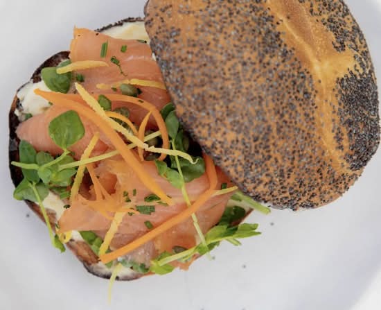 Smoked Salmon Bun (I)