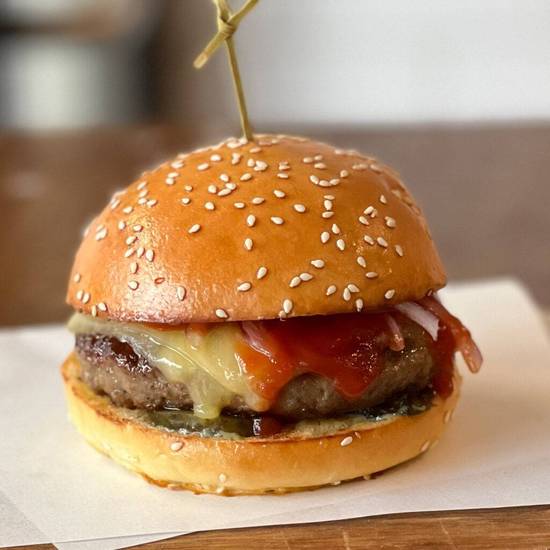 Butlers Cheese Burger
