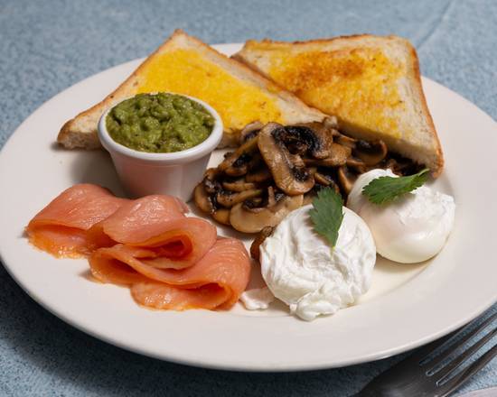 Smoked Salmon Breakfast