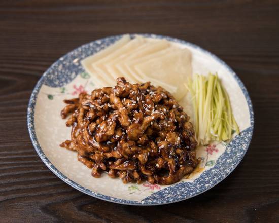 Sauteed Pork in Peking Sauce with Pancakes(6PCS)