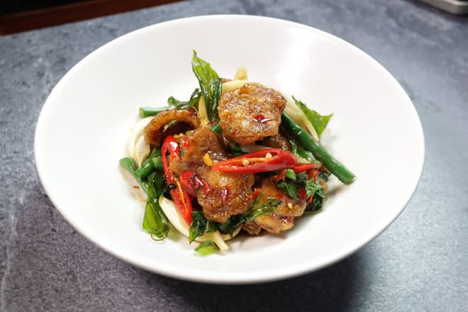 Crispy fish Pad Ka Pow (I)