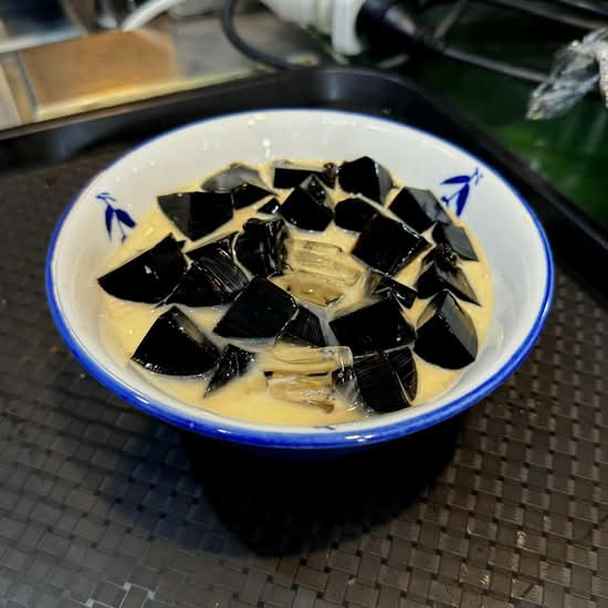 Grass Jelly and Brown Sugar with Evaporated Milk