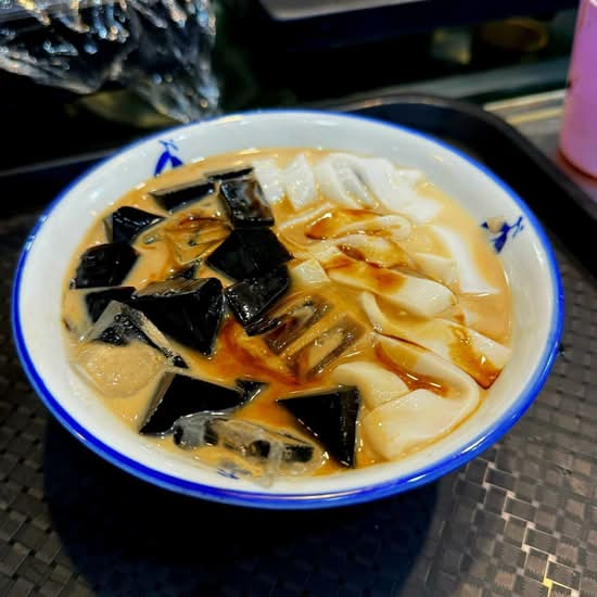Coffee Mix with Grass Jelly, Coconut Noodles and Evaporated Milk