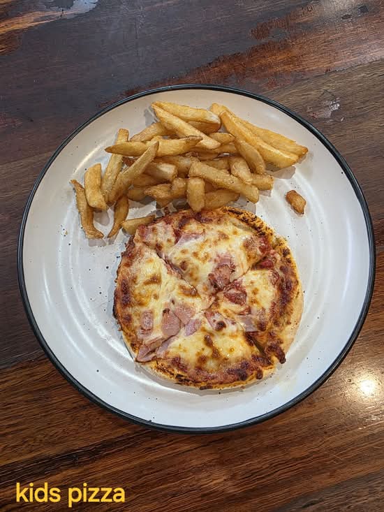Kids' Ham Pizza and Chips