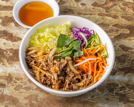 Bún Bò Xào Stir Fried Beef
