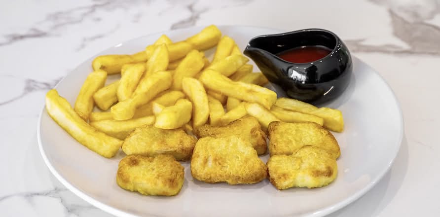 Chicken Nuggets with Chips