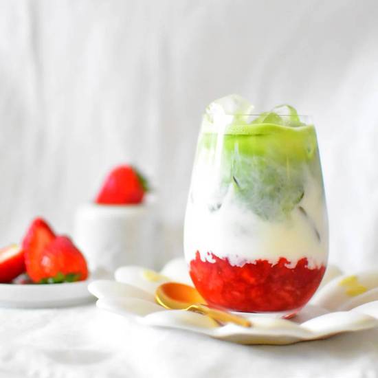 Ice Strawberry Matcha