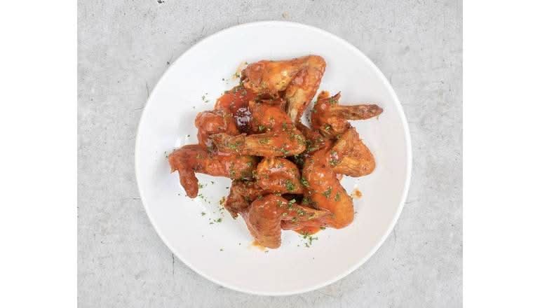 Chicken Wings 1Kg Franks Hot Sauce