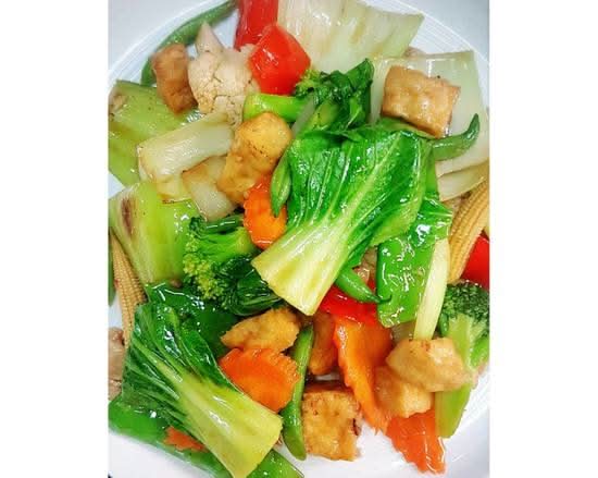Pad Pak (Oyster or Peanut Sauce)