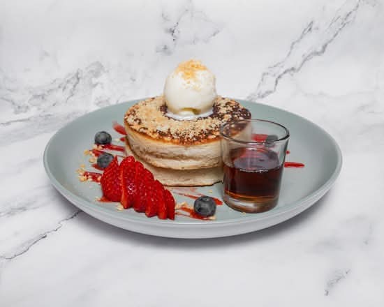 Mixed Berries Buttermilk Pancakes