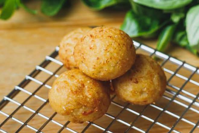 8 x Takoyaki (Octopus Balls)