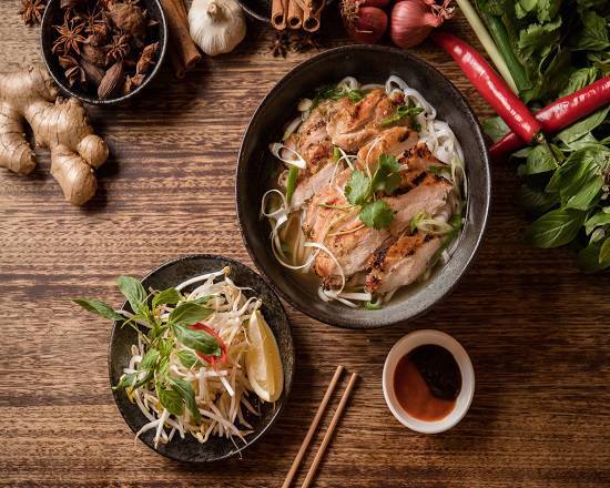 Grilled Chicken Noodle Soup Phở Gà Nướng