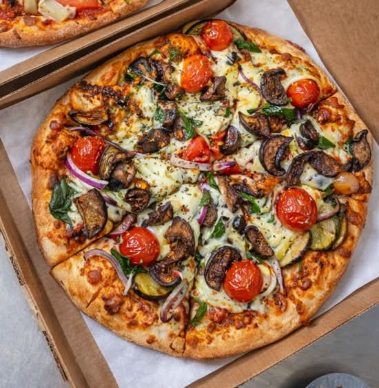 Veggie Deluxe Pizza (V)