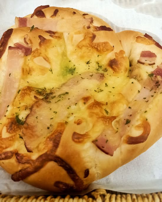 Pretzel Garlic Bread