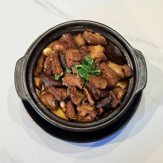 Pork spare ribs in hot pot