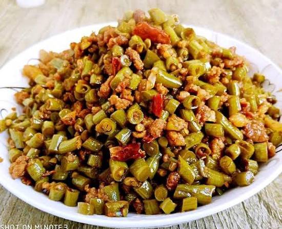 Stir Fried Pickled Green Beans and Minced Pork