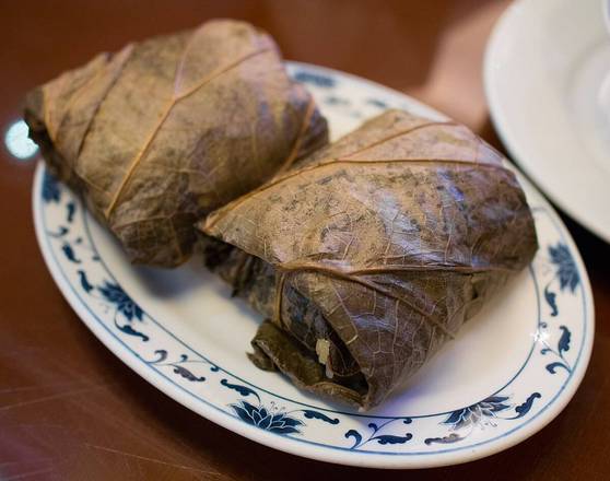 Steamed Sticky Rice And Meat in Lotus Leaf (2pcs)