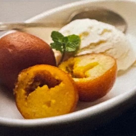Gulab Jamun With Ice Cream