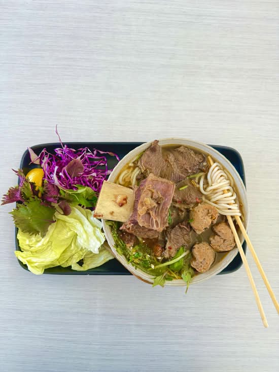 BUN SUON BO  - SPICY BEEF NOODLE SOUP