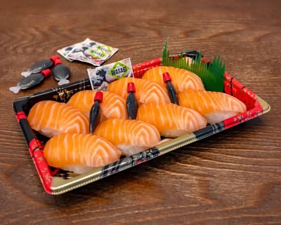 Salmon Nigiri 8pc