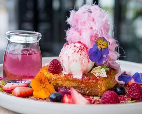 Knafeh French Toast (V)