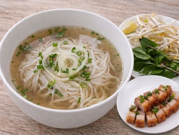 Crispy Roast Pork Phở