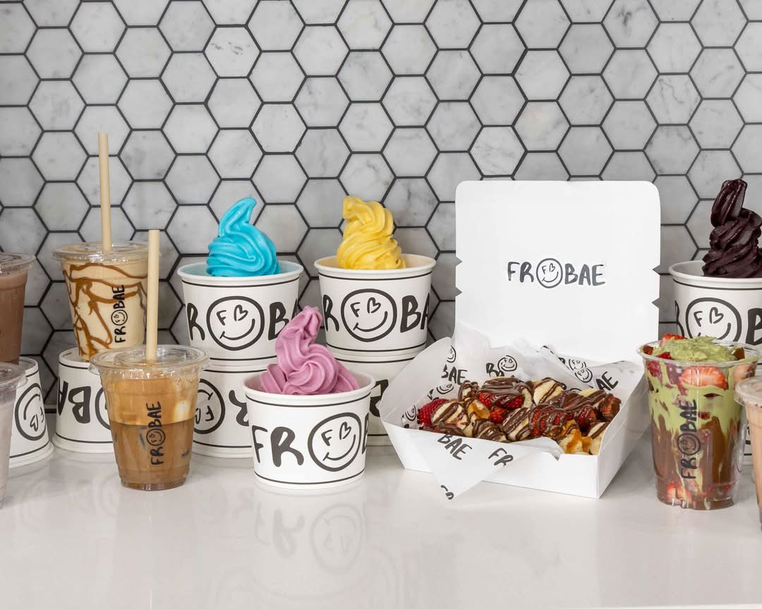 FROBAE FROZEN YOGHURT AND ACAI cover