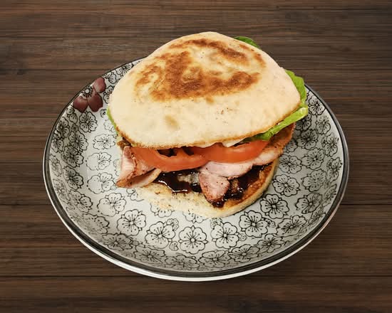 Bacon, Lettuce and Tomato Turkish Burger