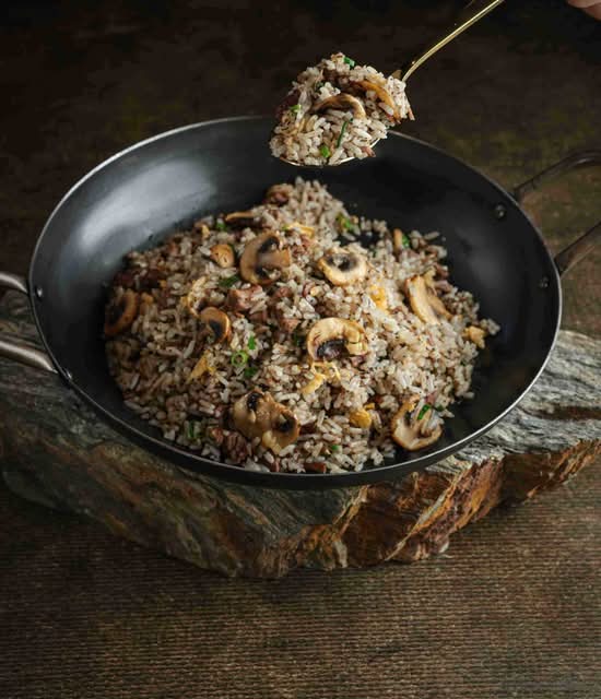 Black truffle fried rice with beef