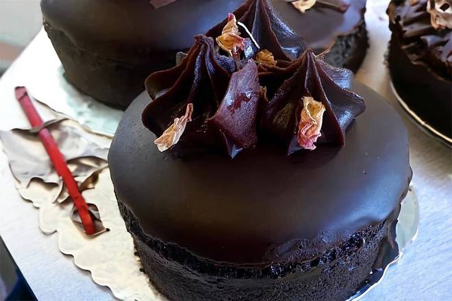 Vegan dark chocolate Cake - GF NF LGE 3.5”