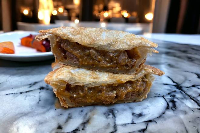 Pie - Steak & Mushroom : Made in house