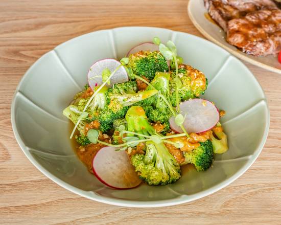Peanut Broccoli Salad (V)(GF)