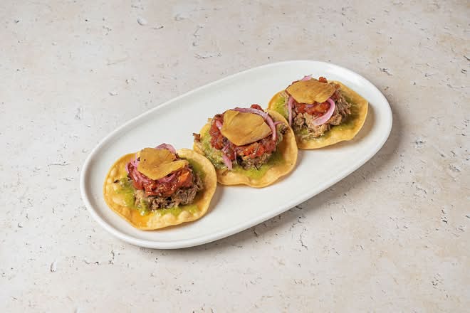 Carnitas Tostada (GF)(DF)