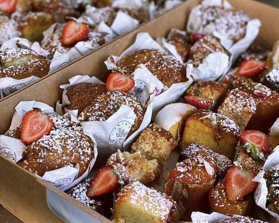 Raspberry & White Choc Muffin