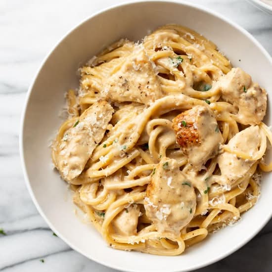 Spaghetti With Garlic Chicken
