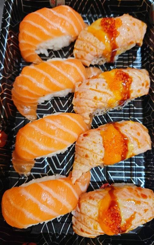 salmon nigiri lover
