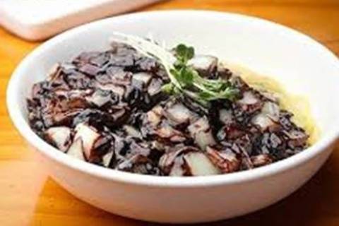 Stir-fried black bean noodle (간짜장)