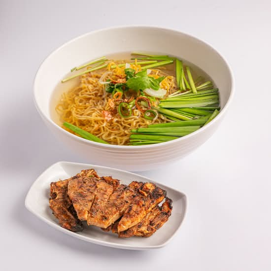 Grilled Pork Chop Noodle Soup