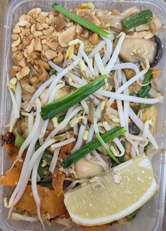Pad Thai Stir Fried Rice Noodle