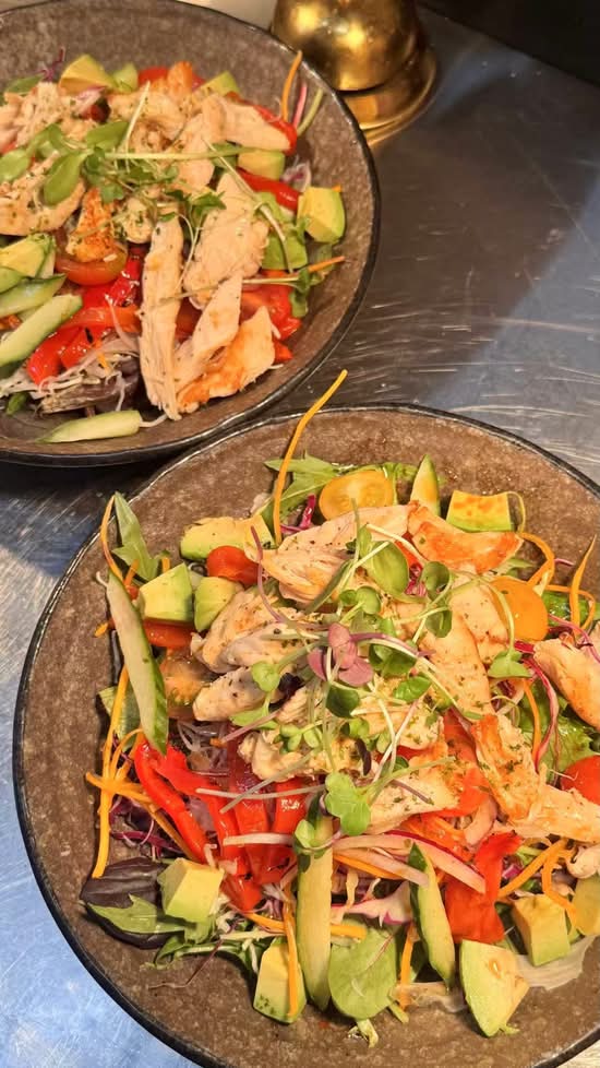 Grilled Chicken and Avocado Salad (GF)
