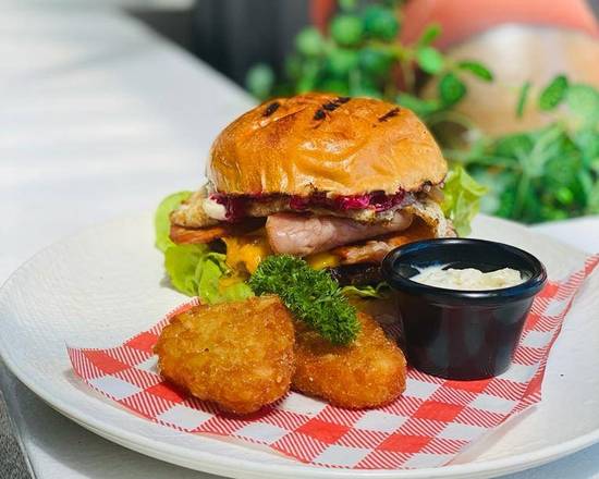 Deal meal BB Burger w/ choice of coffee