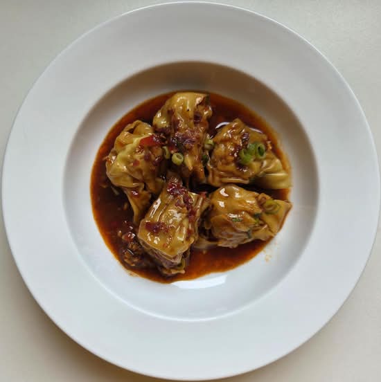 Chicken and Prawn Wontons in Hot Chilli Sauce
